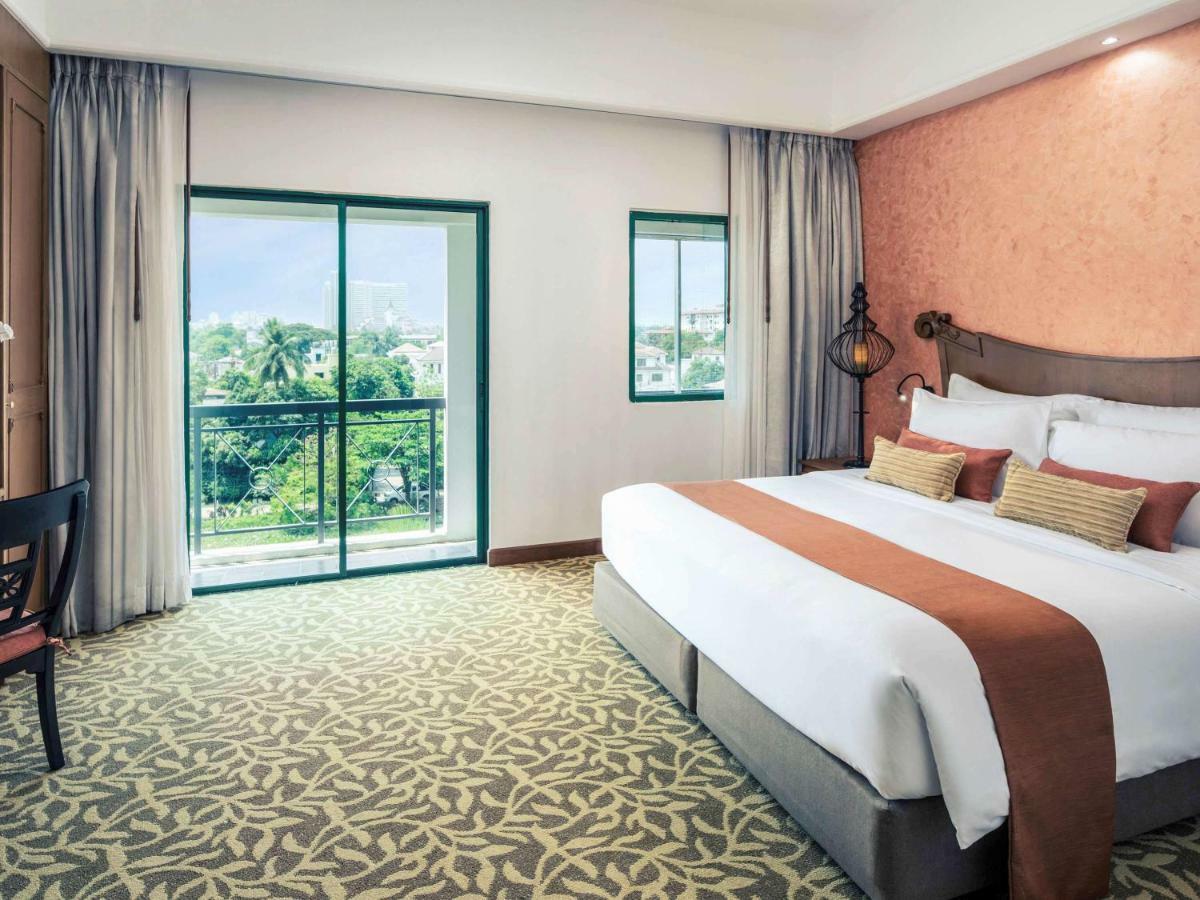 Mercure Yangon Kaba Aye Extérieur photo